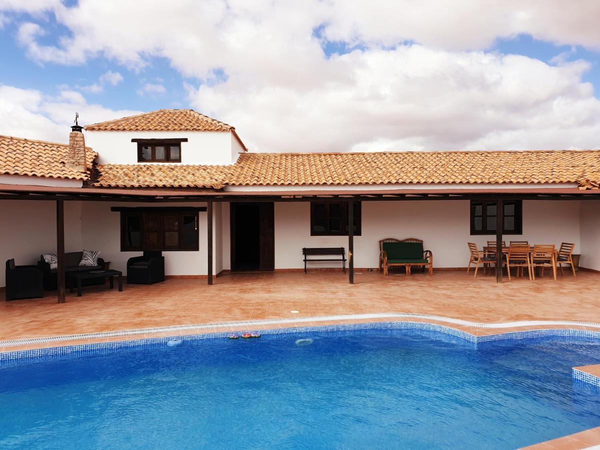 Villa Las Palmeras Антигуа Екстериор снимка