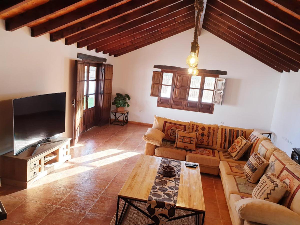 Villa Las Palmeras Антигуа Екстериор снимка