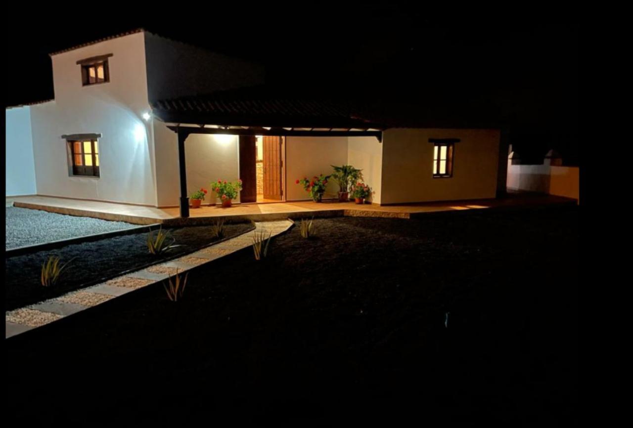 Villa Las Palmeras Антигуа Екстериор снимка